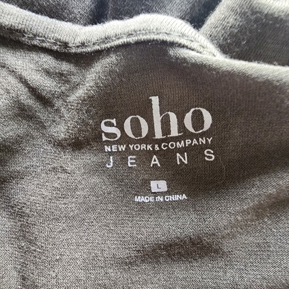 2 Large shirts - soho and A New Day - Picture 8 of 9